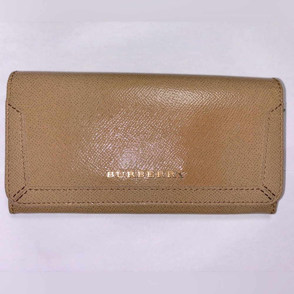 NWOT Burberry Authentic Leather Continental Wallet (Tan) Hardware 😍 No scratches